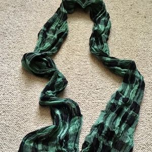 Urban Outfitters lightweight fashion scarf, green